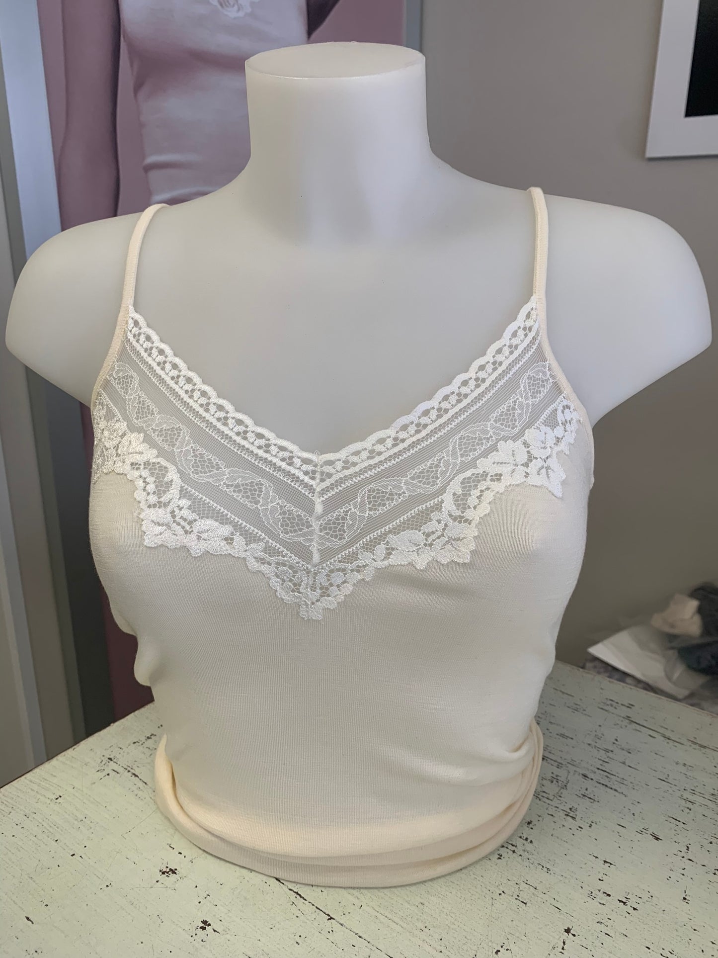 Lisanza canotta lana seta a V con bordo pizzo sottile ultra fine (Art. 1134)