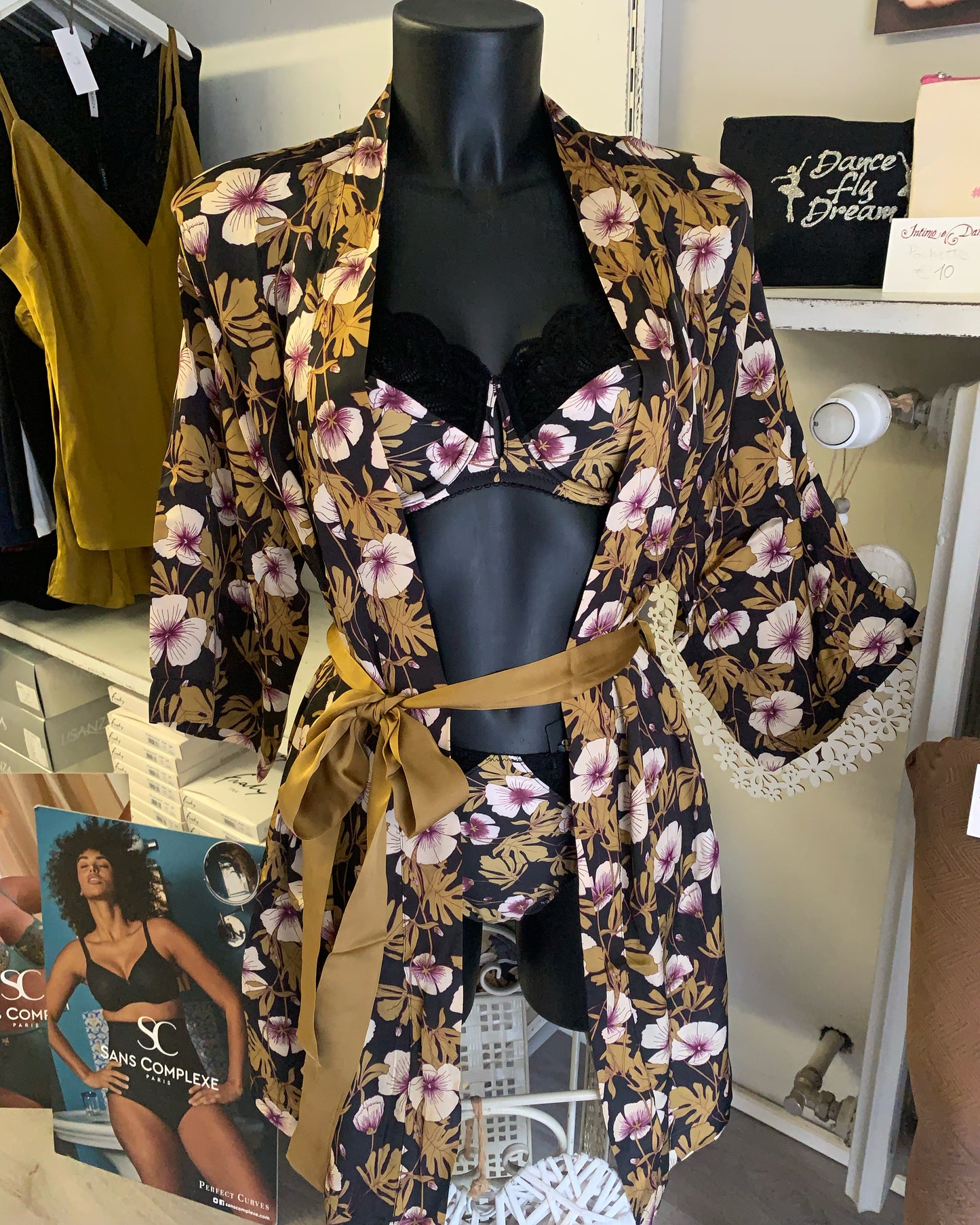 Kimono in Raso Fantasia Con Cintura